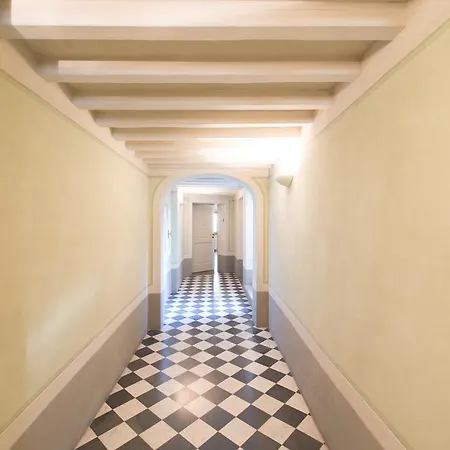 Palazzo Piazza Mazzini 4*